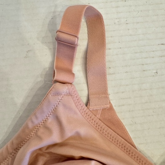 44C Breezies Bra Nude Rose Seamless Wirefree Support - Picture 6 of 16